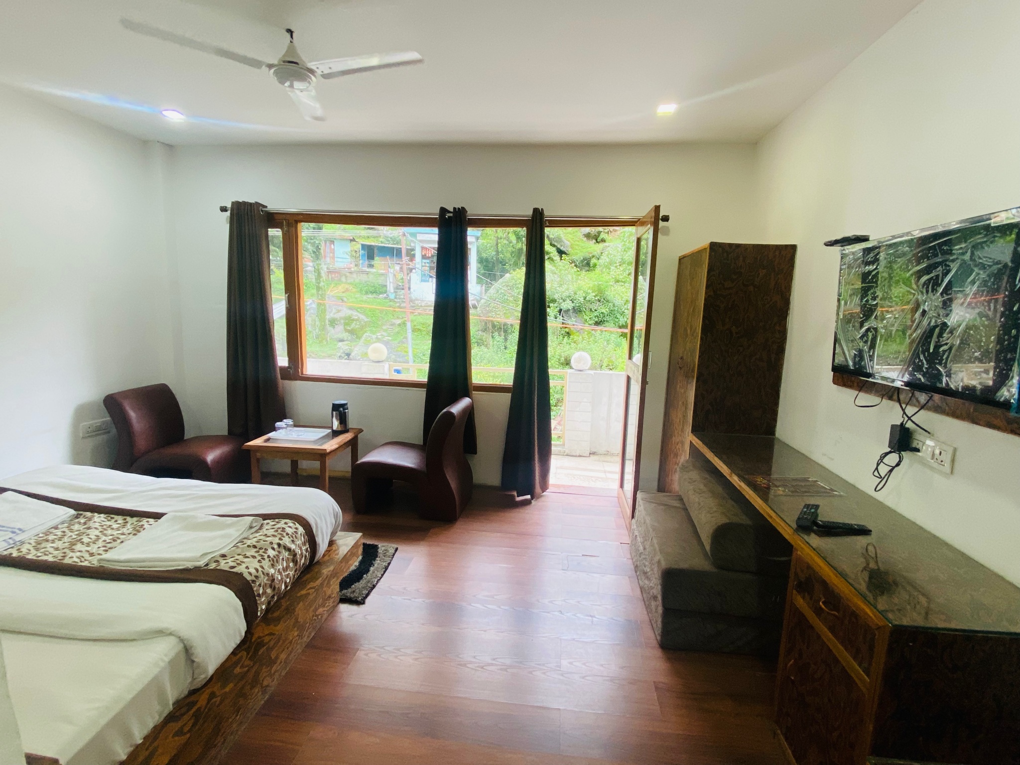 Hotel Dhanesh, Joshimath | Travel to Nirvana